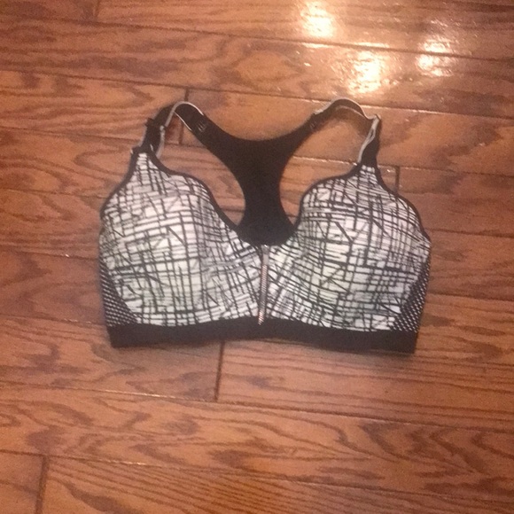 Maidenform Other - NWOT 38D Black/ White Zip Front Maidenform Bra